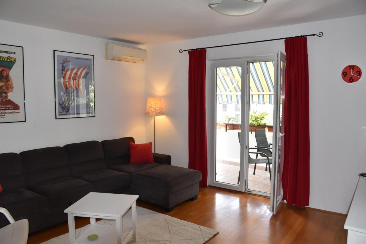 Appartement Apartman Tina à Poreč Extérieur photo