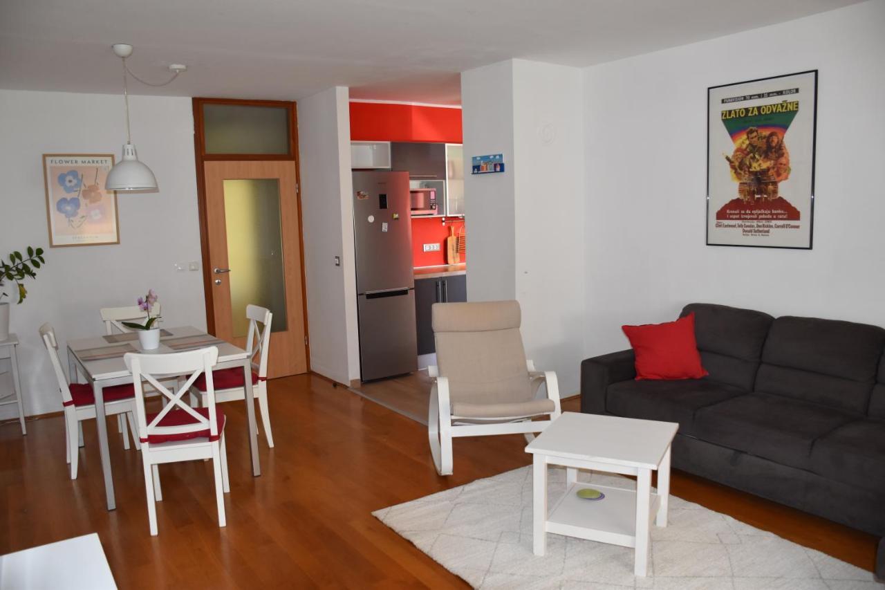 Appartement Apartman Tina à Poreč Extérieur photo